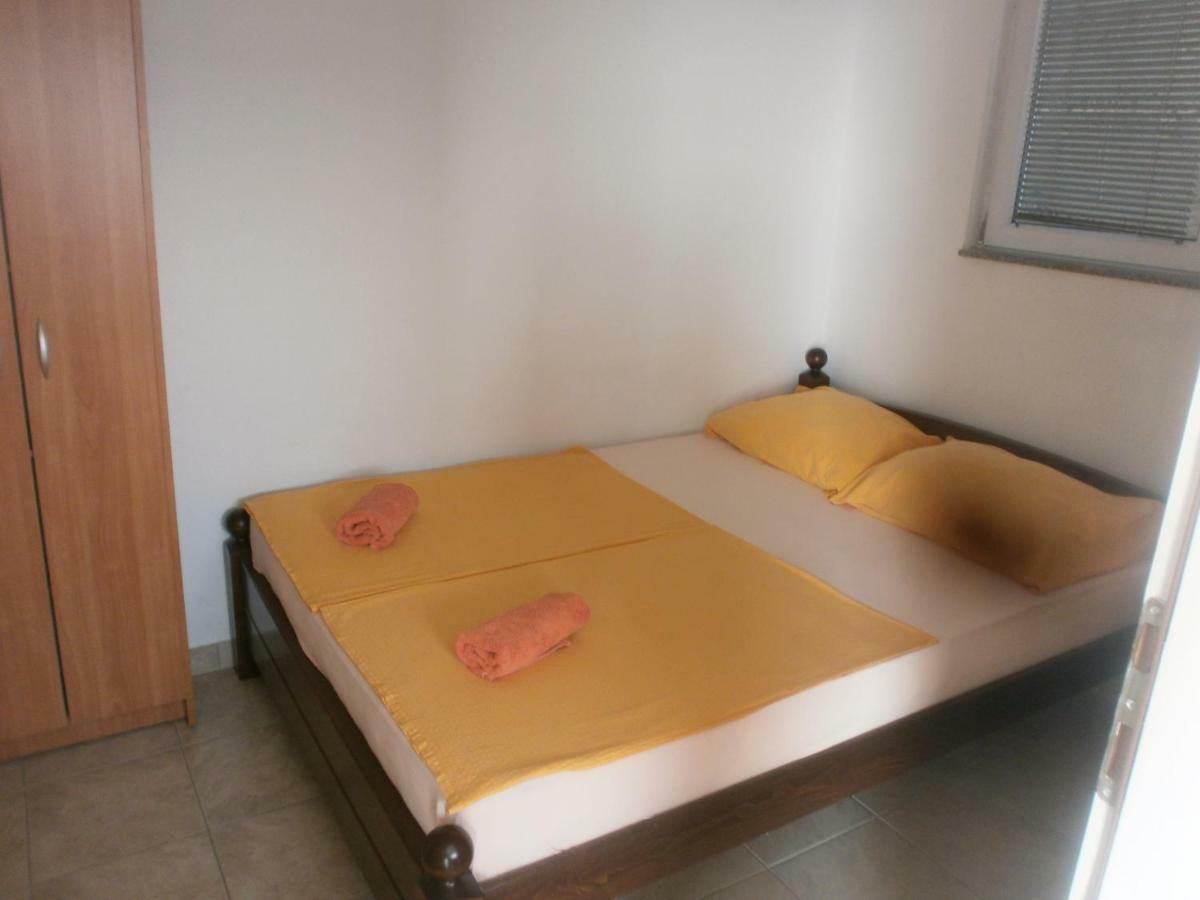 Lastro Apartment *